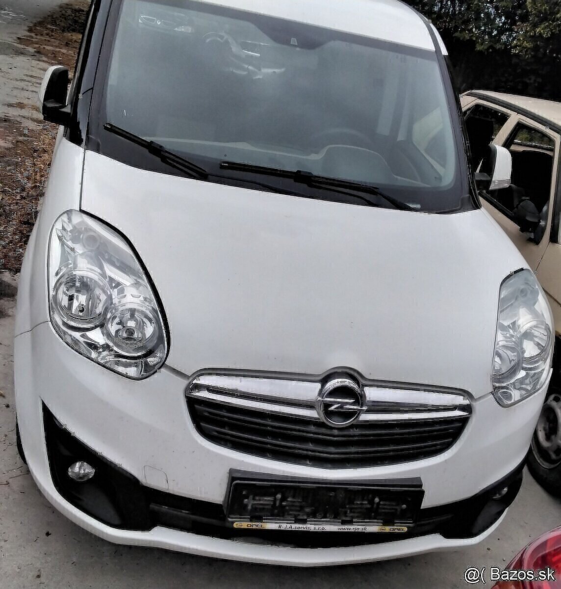 OPEL COMBO 1.6 CDTI 2016 Predám NÁRAZNÍK, KAPOTA, SVETLO,