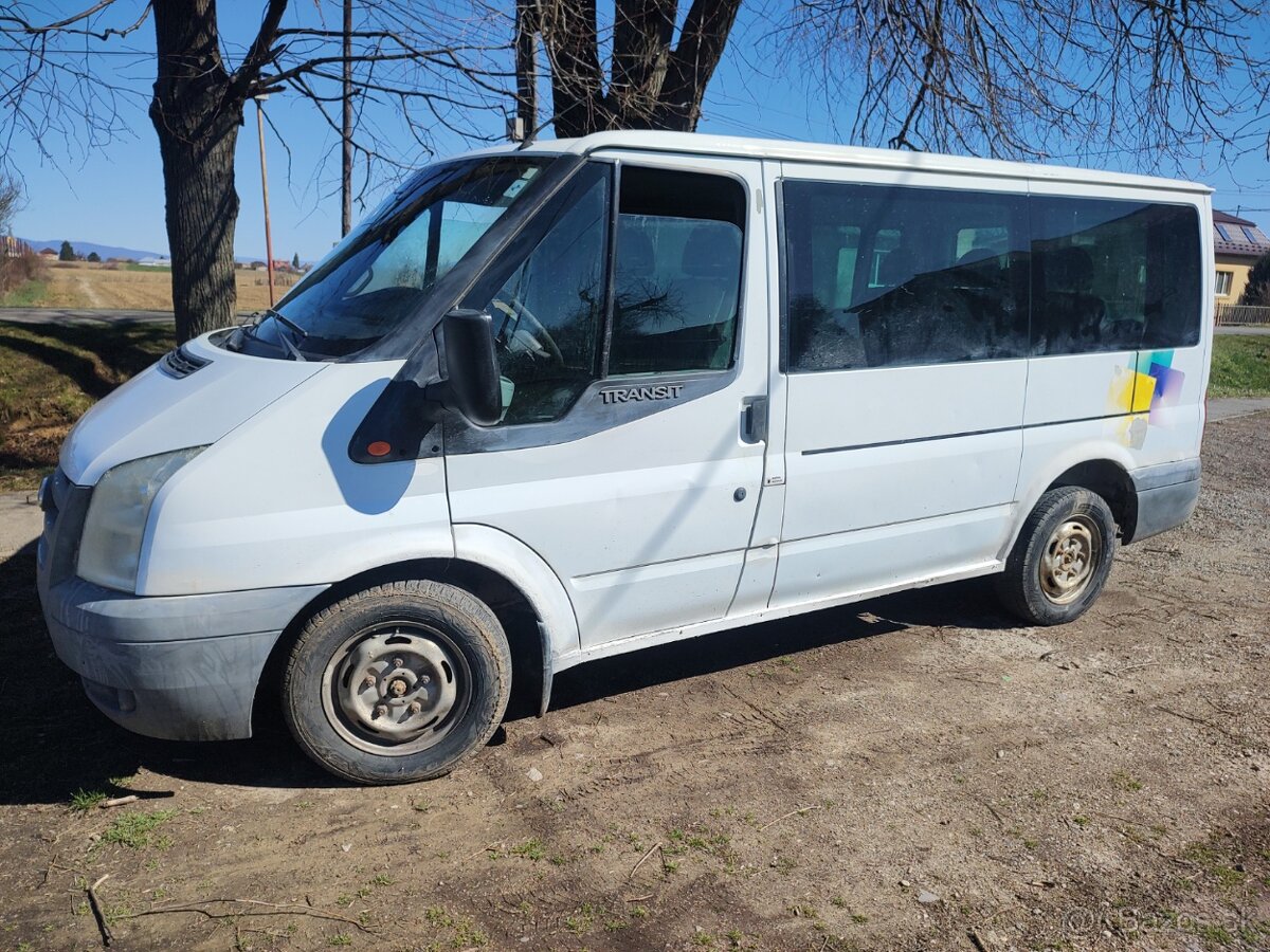 Ford transit 9 miestni