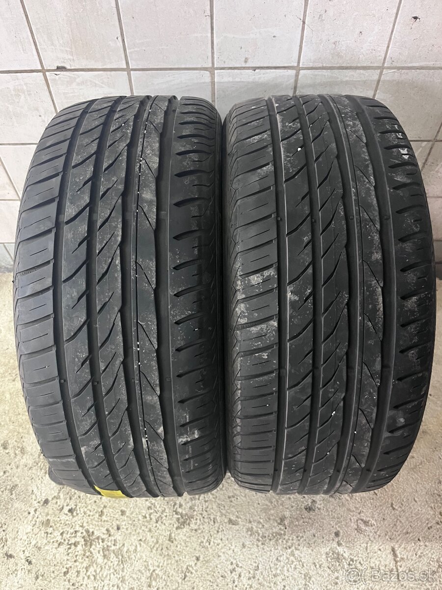 Pneu 235/45 R18