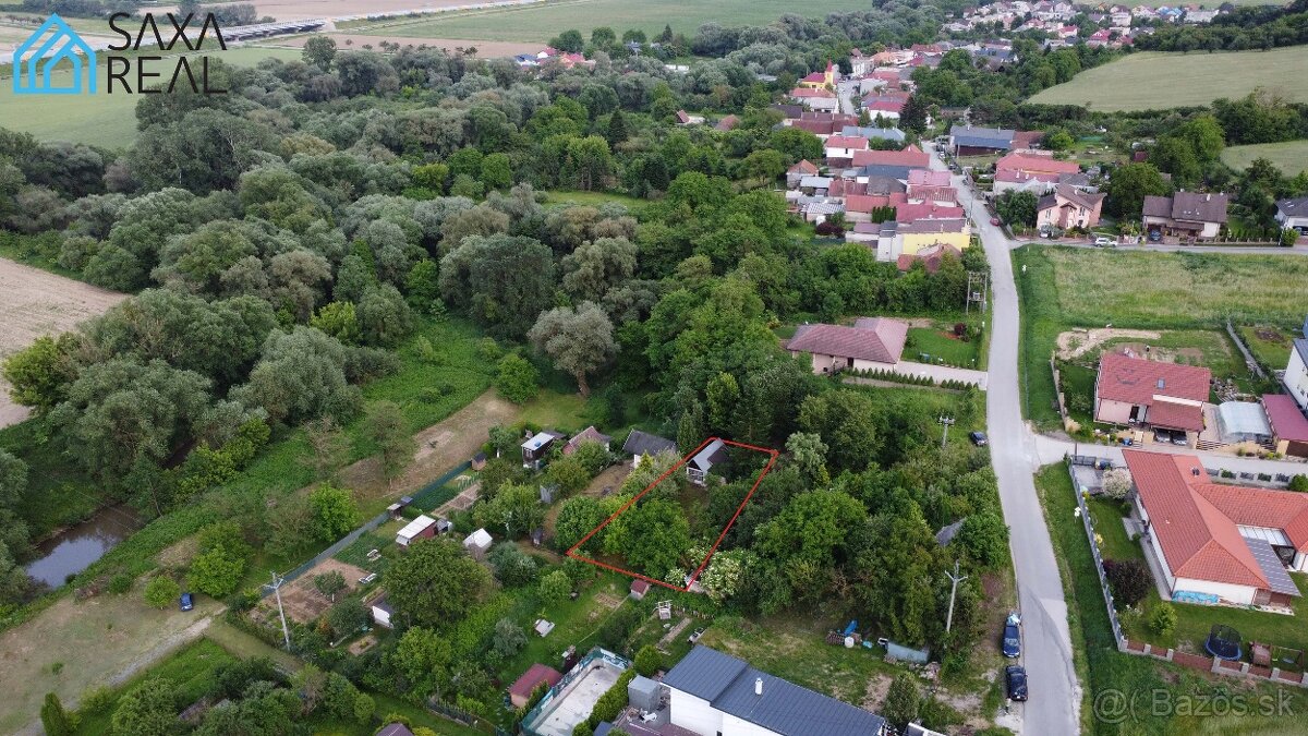 Pekná záhradka s chatkou v obci Beniakovce