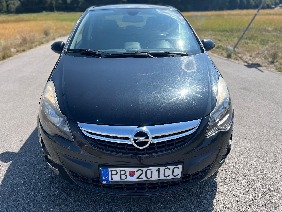 Opel Corsa 1.2  16 V , benzin, r.v.2014, SK auto.