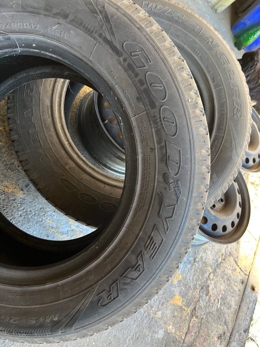 Predám pneumatiky Goodyear Wrangler 265/65R17