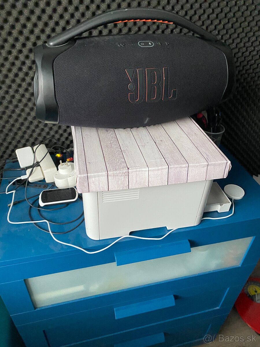 JBL boombox 3