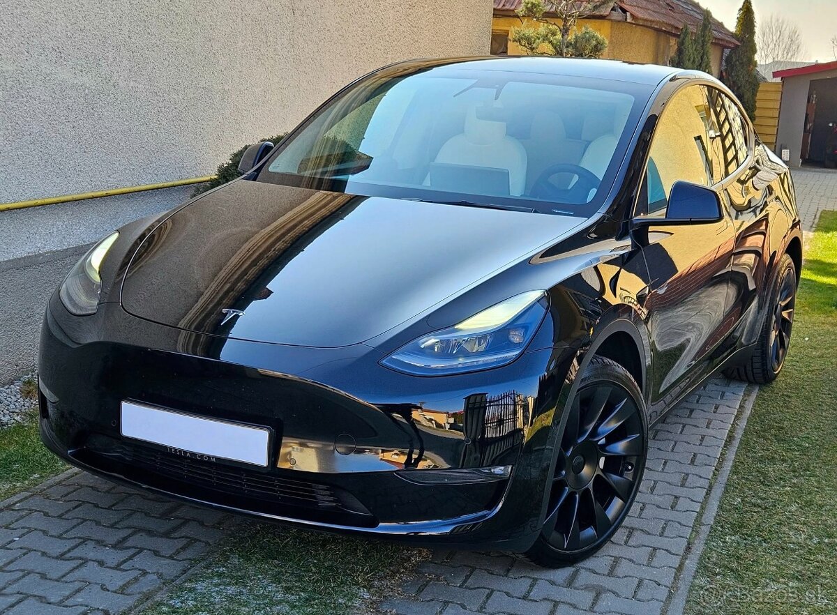 TESLA MODEL Y  BLACK & WHITE, LONG RANGE,DUAL MOTOR, 4×4, 37