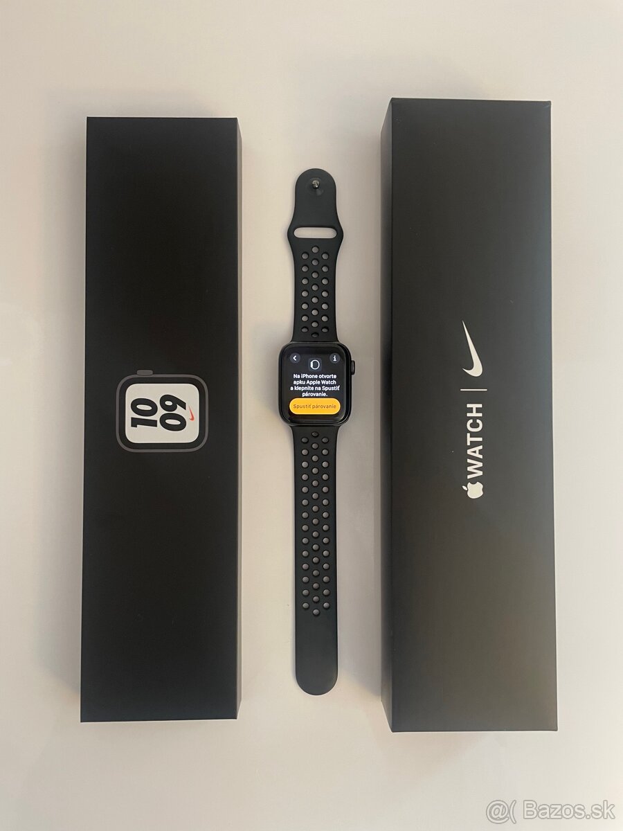 Apple Watch Nike SE 44mm Space Grey