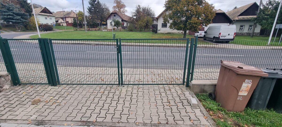Brána s bráničkou a plotové dielce