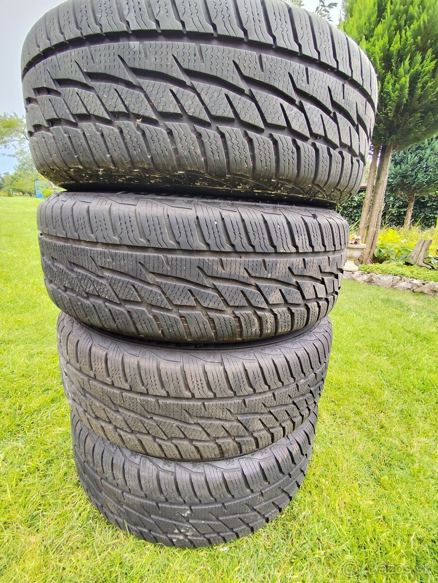 Zimné na diskoch s puklicami 215/65 r16 disk 5x114,3