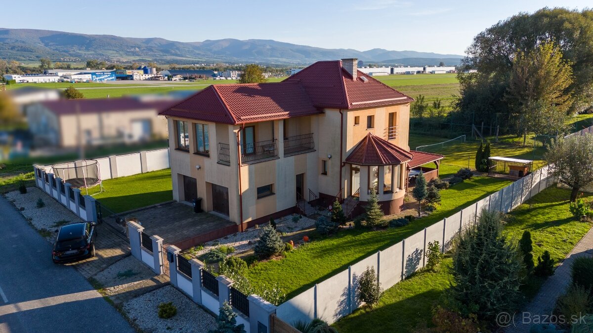 Moderný rodinný dom Prievidza, rozsiahly pozemok, bazén