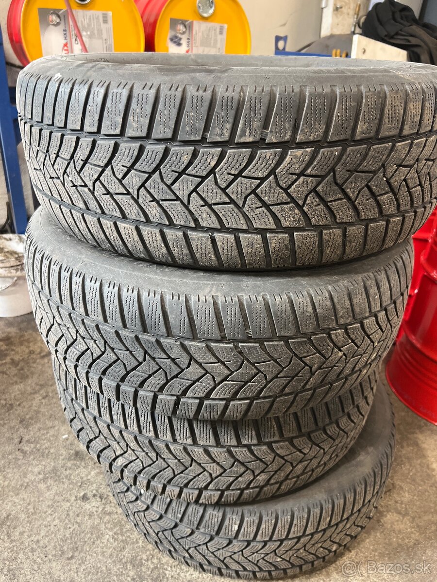 Predam 4 ks zimneho pneu 215/60 R16 Dunlop winter sport5