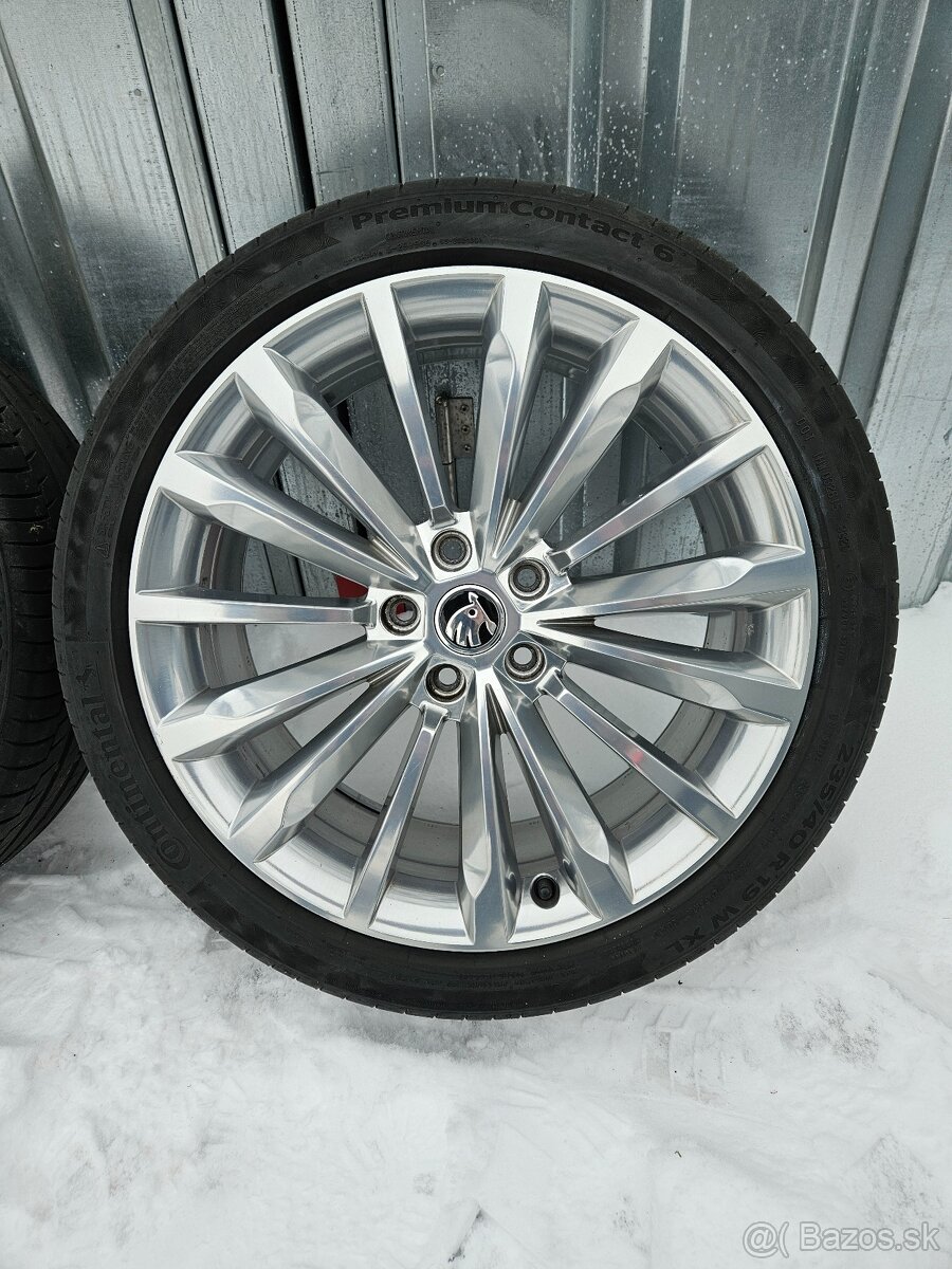 Letní alu kola Trinity 19" Škoda Superb 235/40 R19