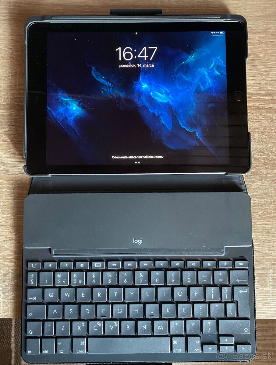 iPad Gen.6 (128GB) + Logitech Slim Folio