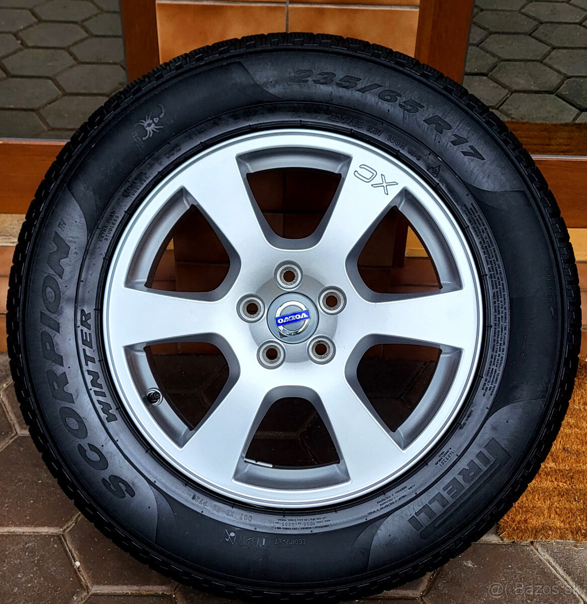 alu R17 5x108, senzory, zimné pneu 235/65, orig. Volvo XC60