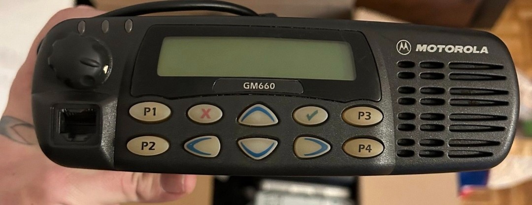 Motorola gm-660 UHF a Databox Motorola MDM25RHA9AN0AE