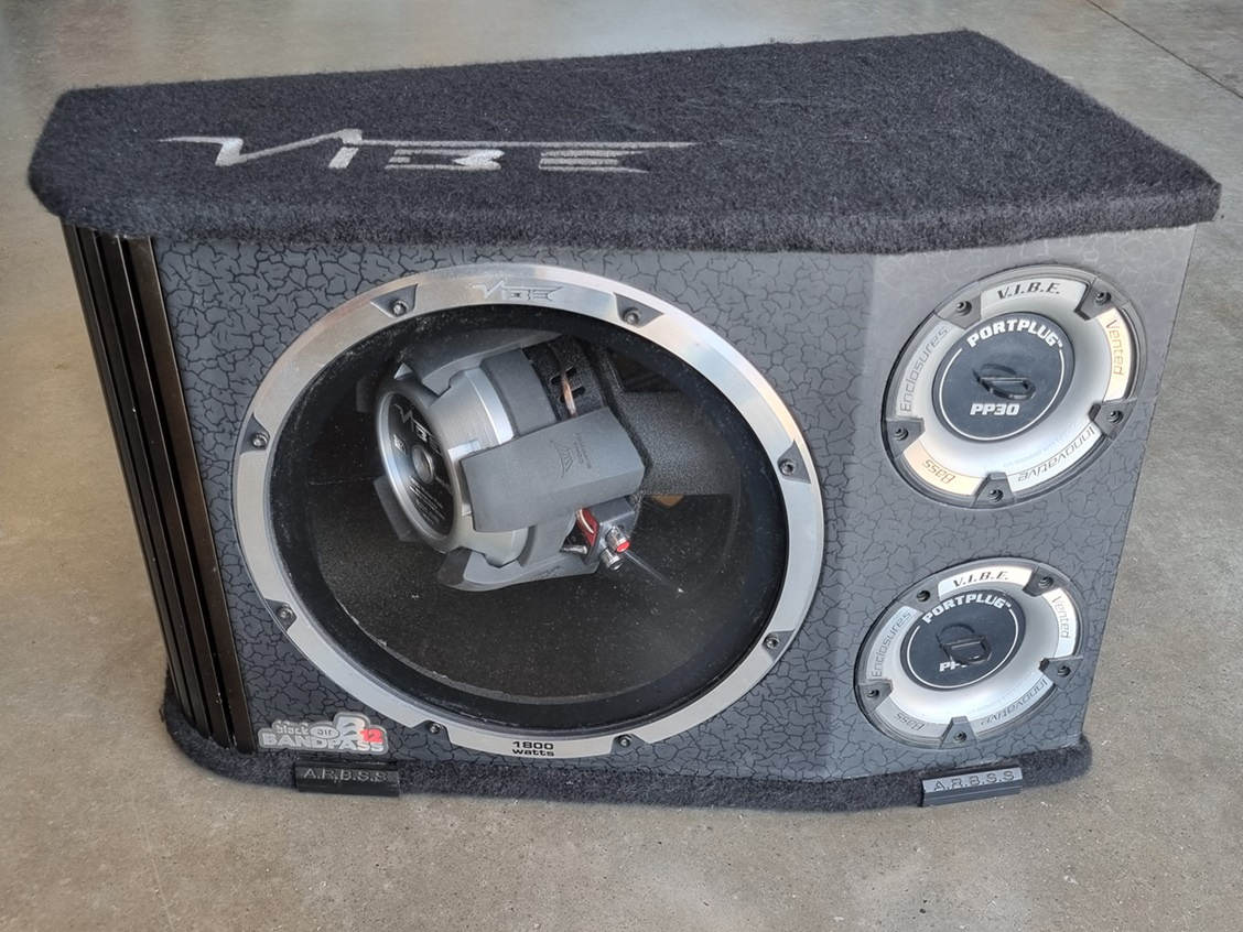 Subwoofer VIBE BlackAir B12-v1 1800Watt BandPass .