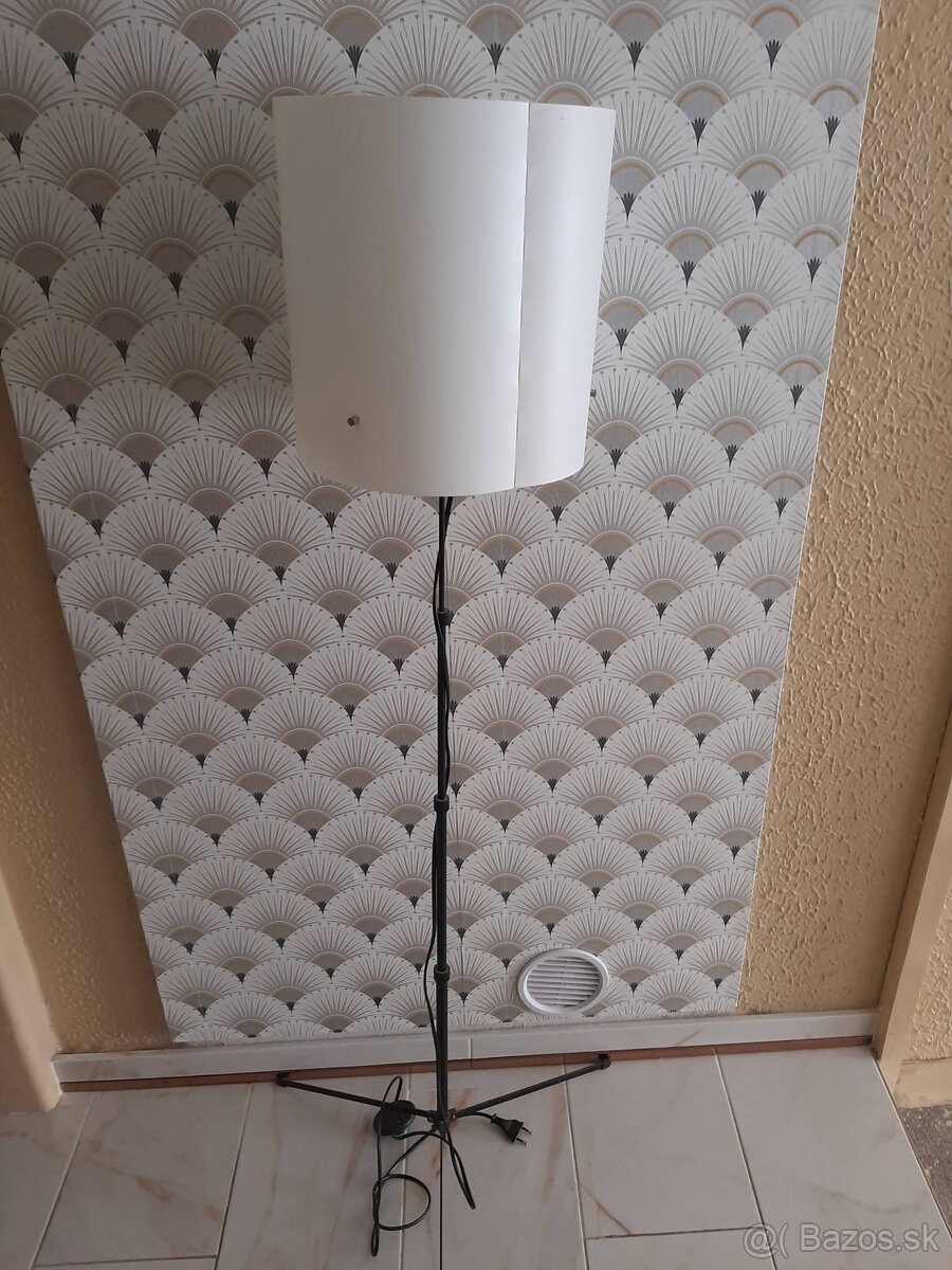 predám IKEA lampu nastaviteľnú na výšku