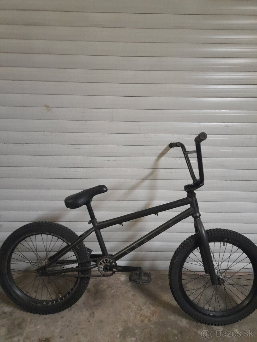 Bicykel BMX MONGOOSE L100 2020