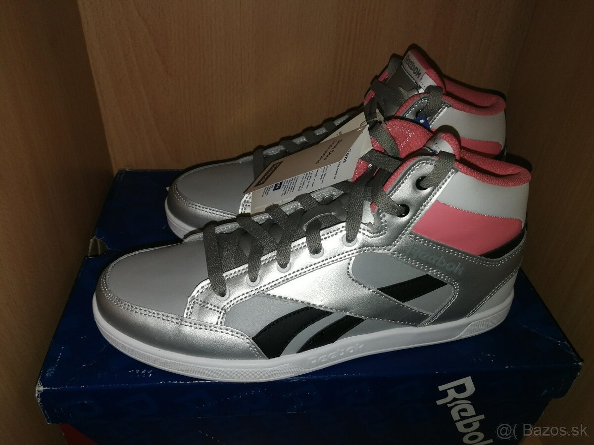 Nove damske botasky / tenisky Reebok / 40,5/26,5 cm