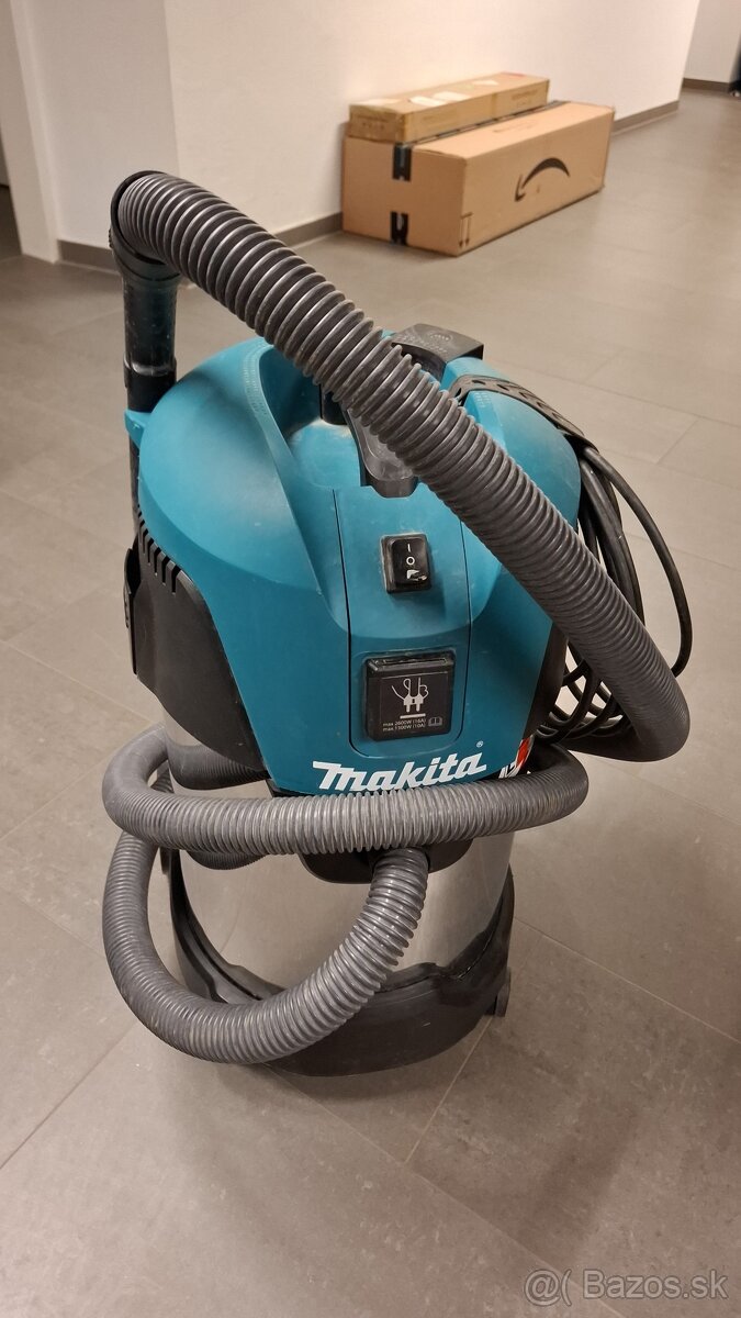 Makita VC3011L