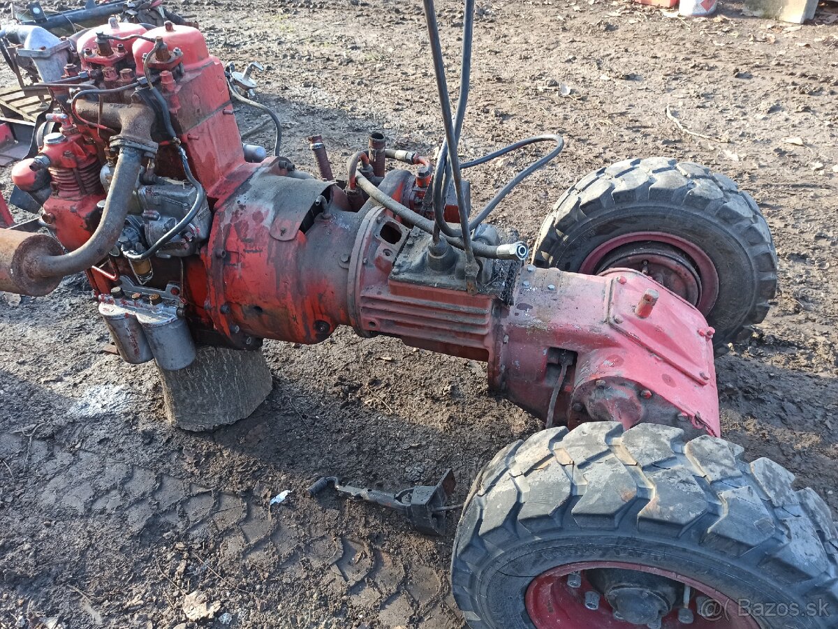 Zetor príruba s hydraulickými čerpadlami