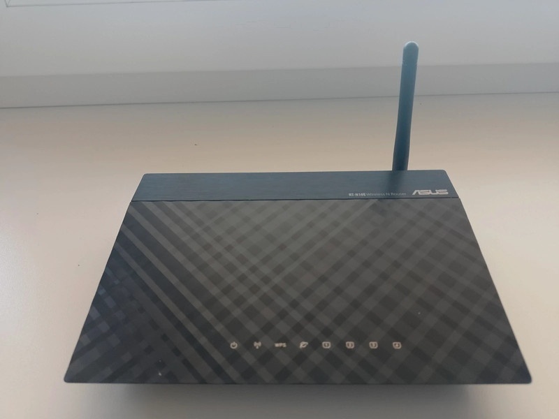 Router Asus RT-N10E