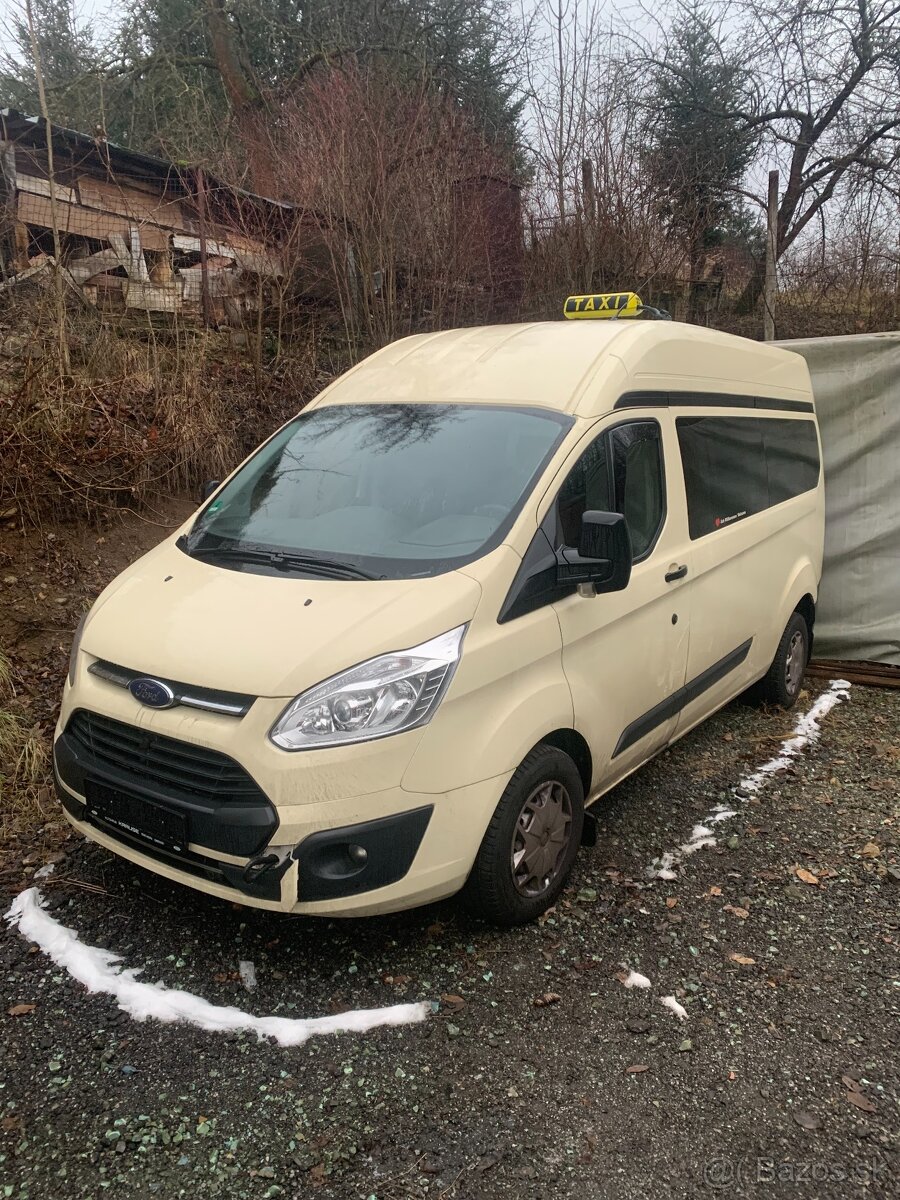 Predám Ford Transit Custom 9 miestny L2H2