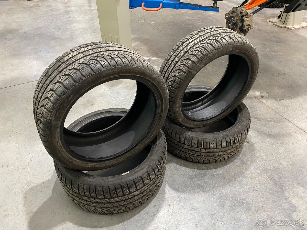 PIRELLI 275/35 R19 A 245/40 R19 98Y ZIMNÉ ROK 2023