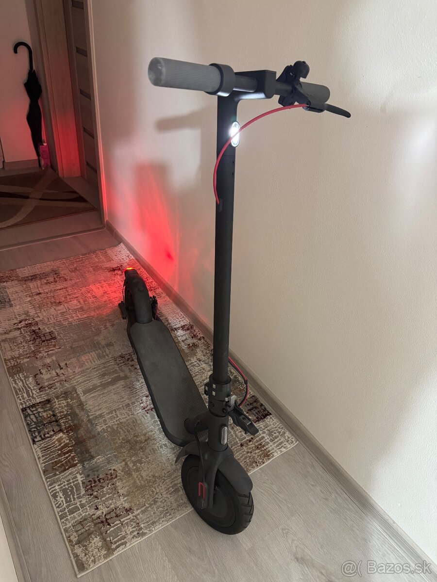 Elektrická kolobežka Xiaomi Electric Scooter 4