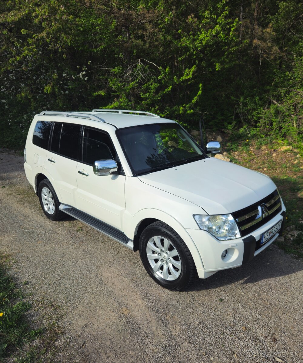 Mitsubishi Pajero IV 3.2 147 kW r.v.2011