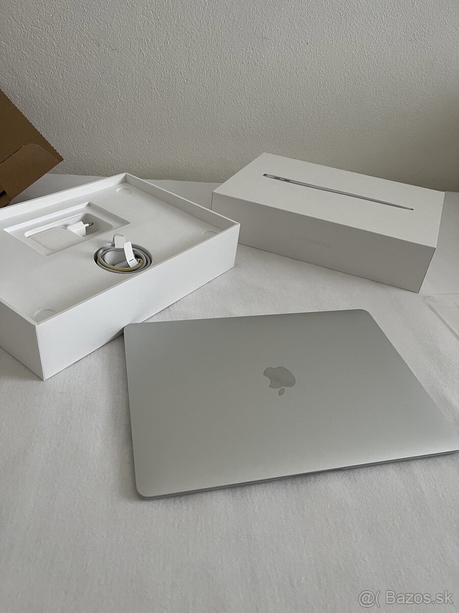 MacBook Air 13-inch 16GB RAM, 512GB SSD, Intel CTO 2020