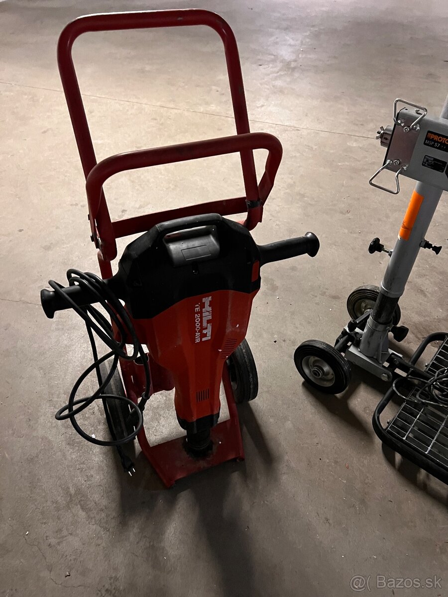 Hilti te 2000 AVR + vozík + 2 hilti oškrty