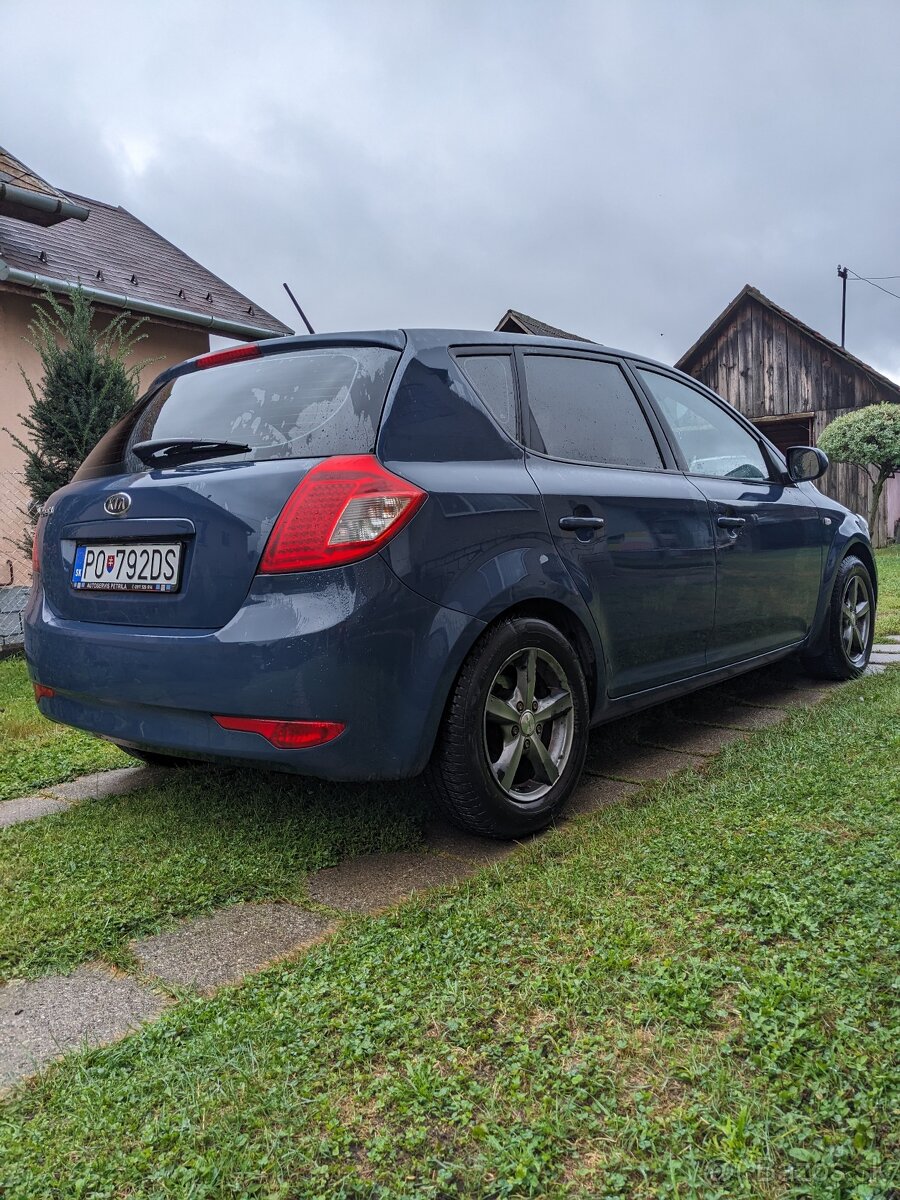 Kia ceed 1.4 66kw benzín