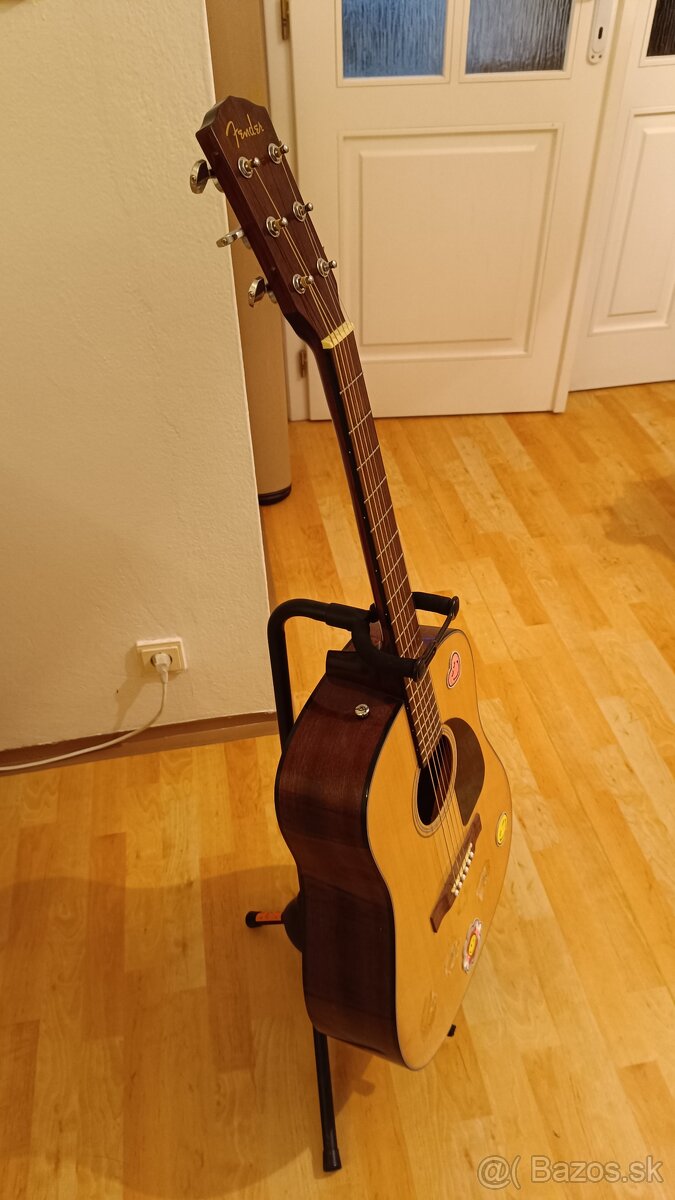 Akustická gitara