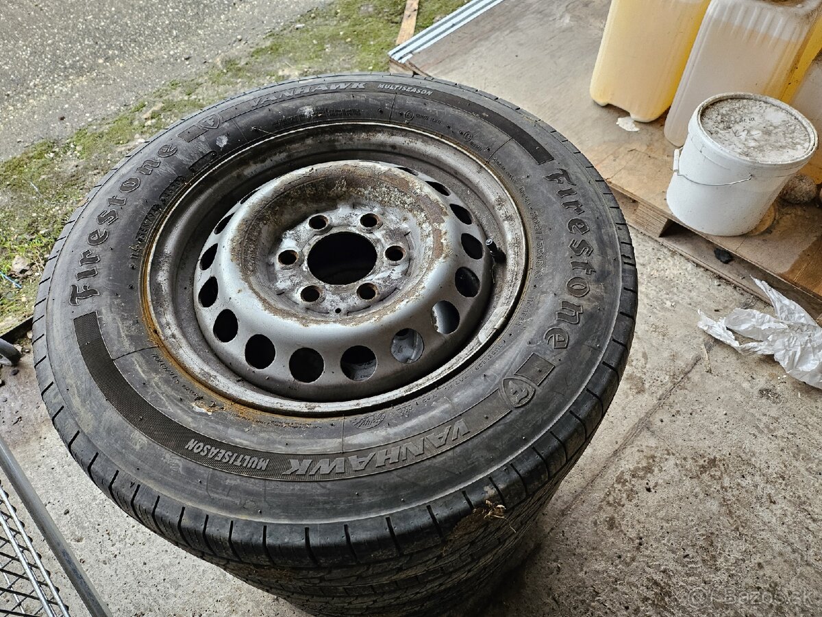 Plechové disky 6x130 + zimné pneu 205/75r16c