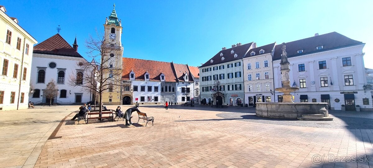 ÚPLNE NOVÝ  APARTMÁN 93m2  V HISTORICKOM CENTRE  BRATISLAVY.