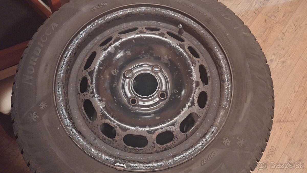 Zimne pneumatiky 195/65 r15 Peugeot/Citroen,najazdene 3000km