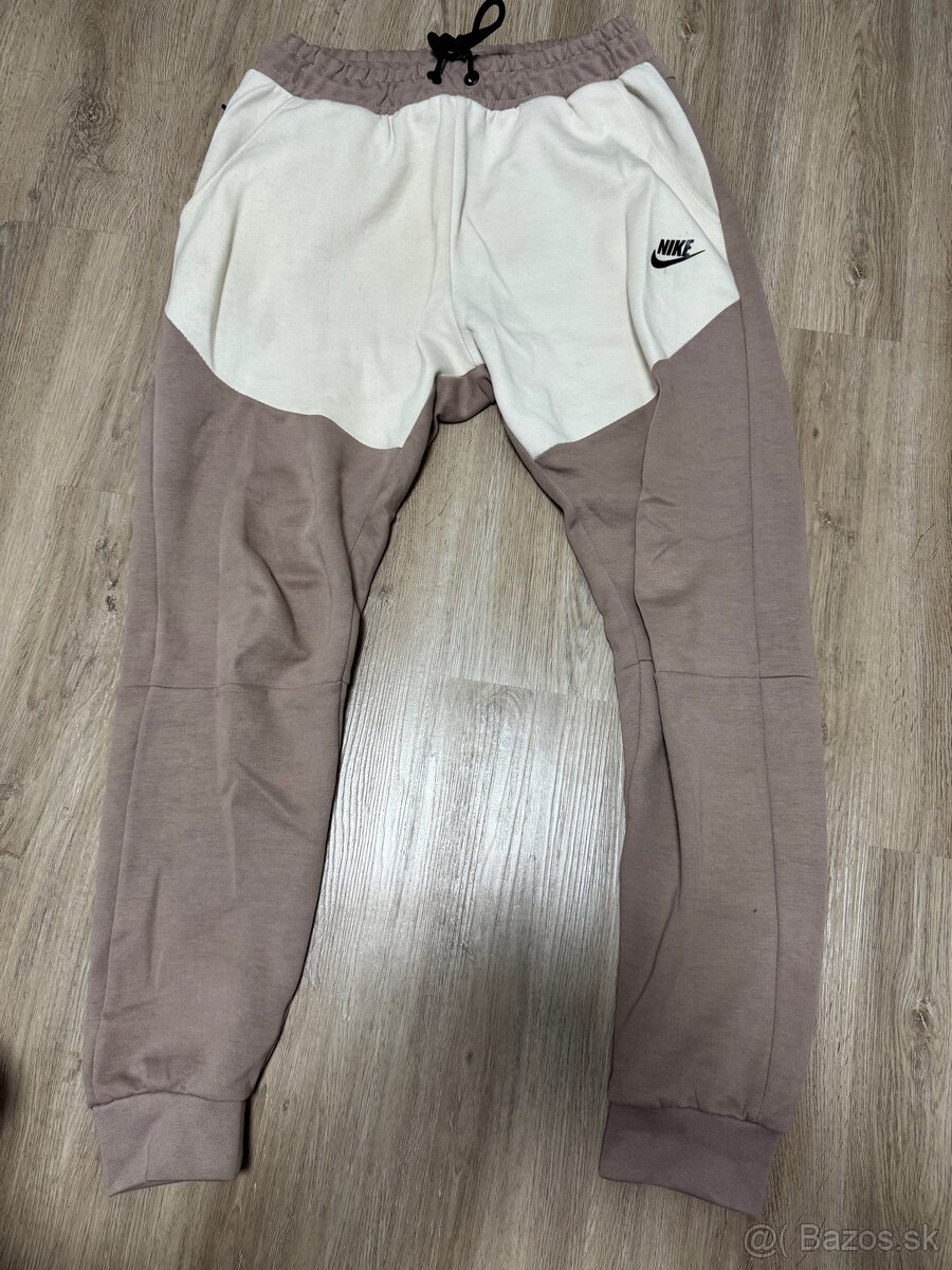 Nike Tech Fleece tepláky