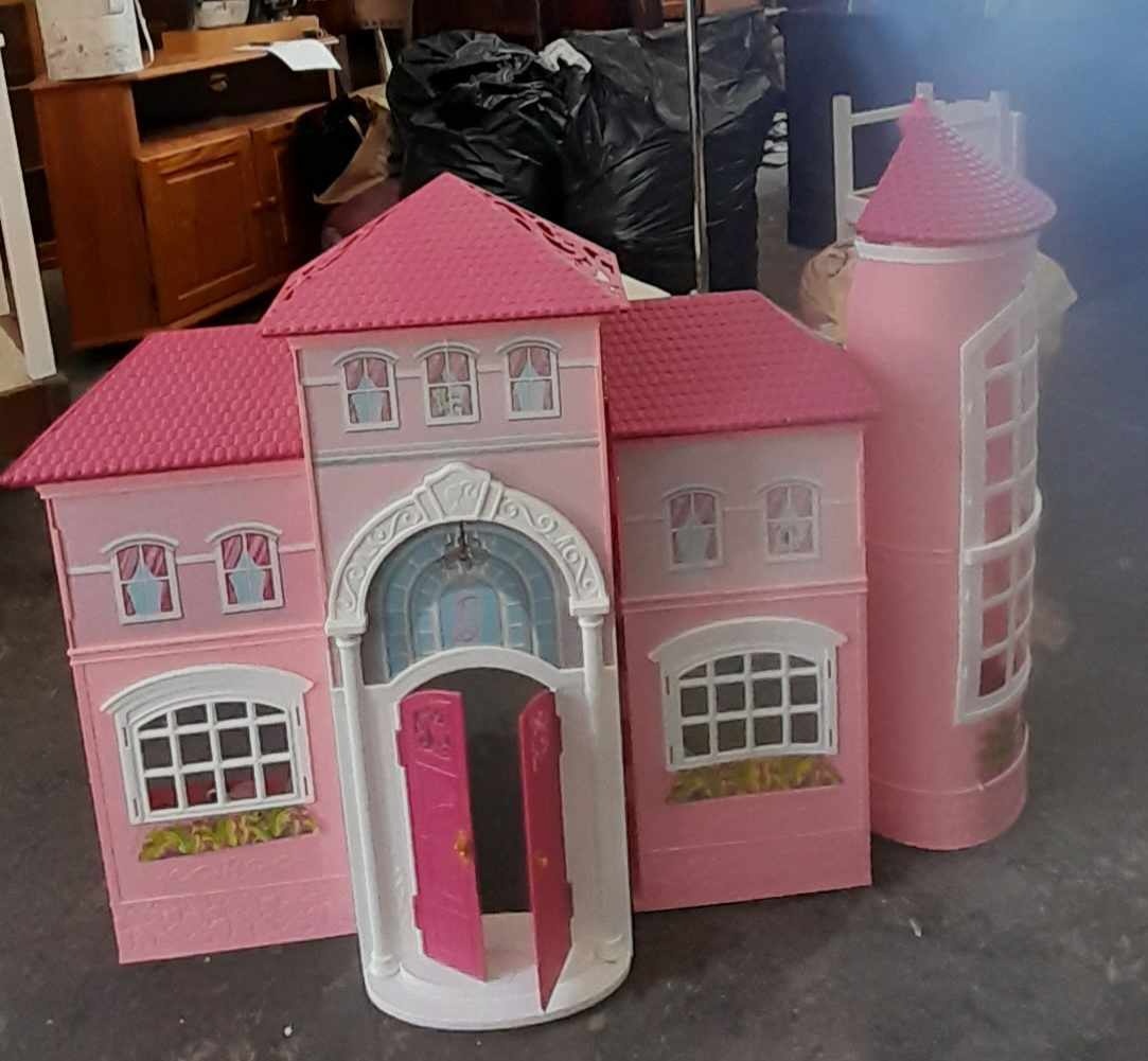 Barbie dom, Malibu, v 72,7 × 58 × 57 cm
