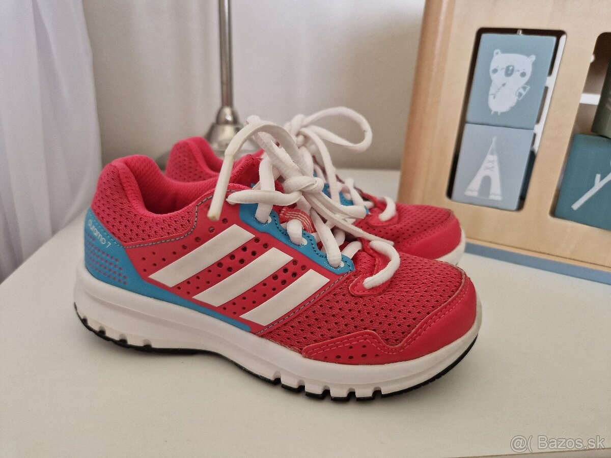 Adidas tenisky 28