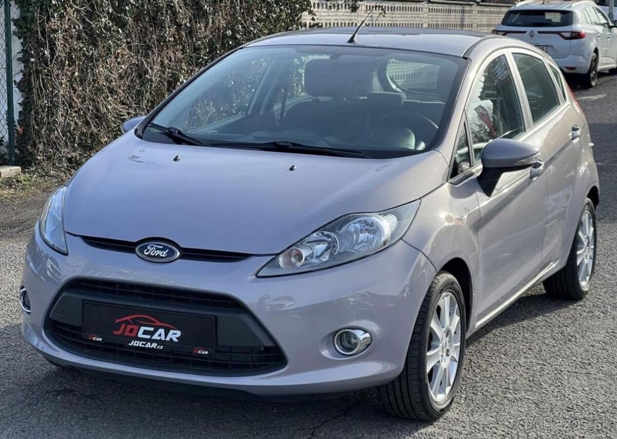 Ford Fiesta 1.25i KLIMA TAŽNÉ ČR 1.MAJ. benzín manuál 44 kw