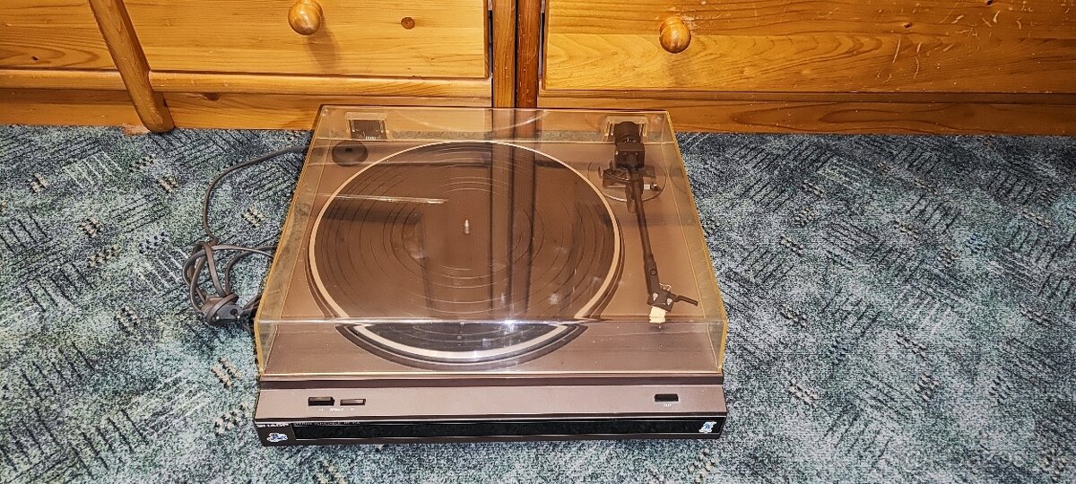 Predám gramofón Sharp stereo turntable RP-155HB