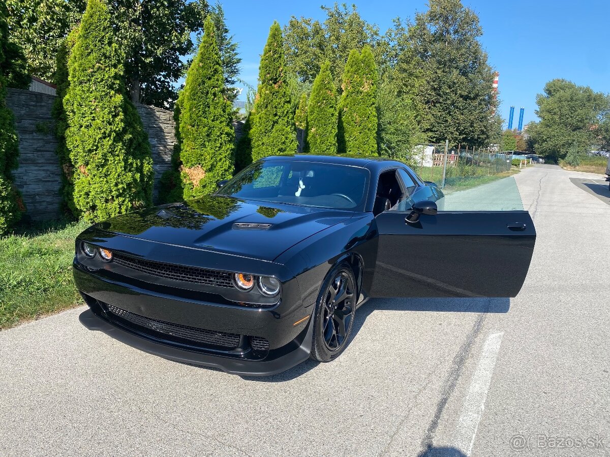 Dodge Challenger 5.7 Hemi Super Track Pack