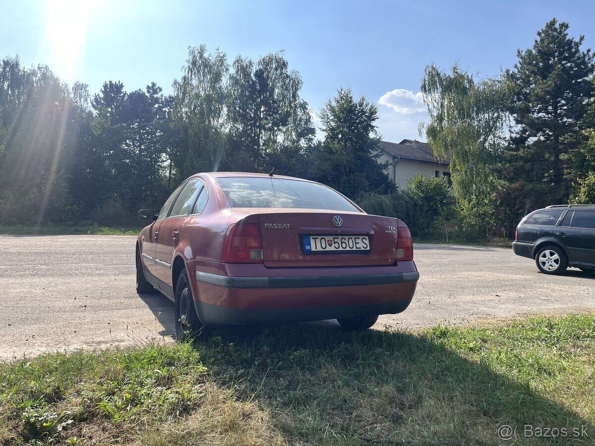 PREDAM VOLKSWAGEN PASSAT B5. NOVA STK EK