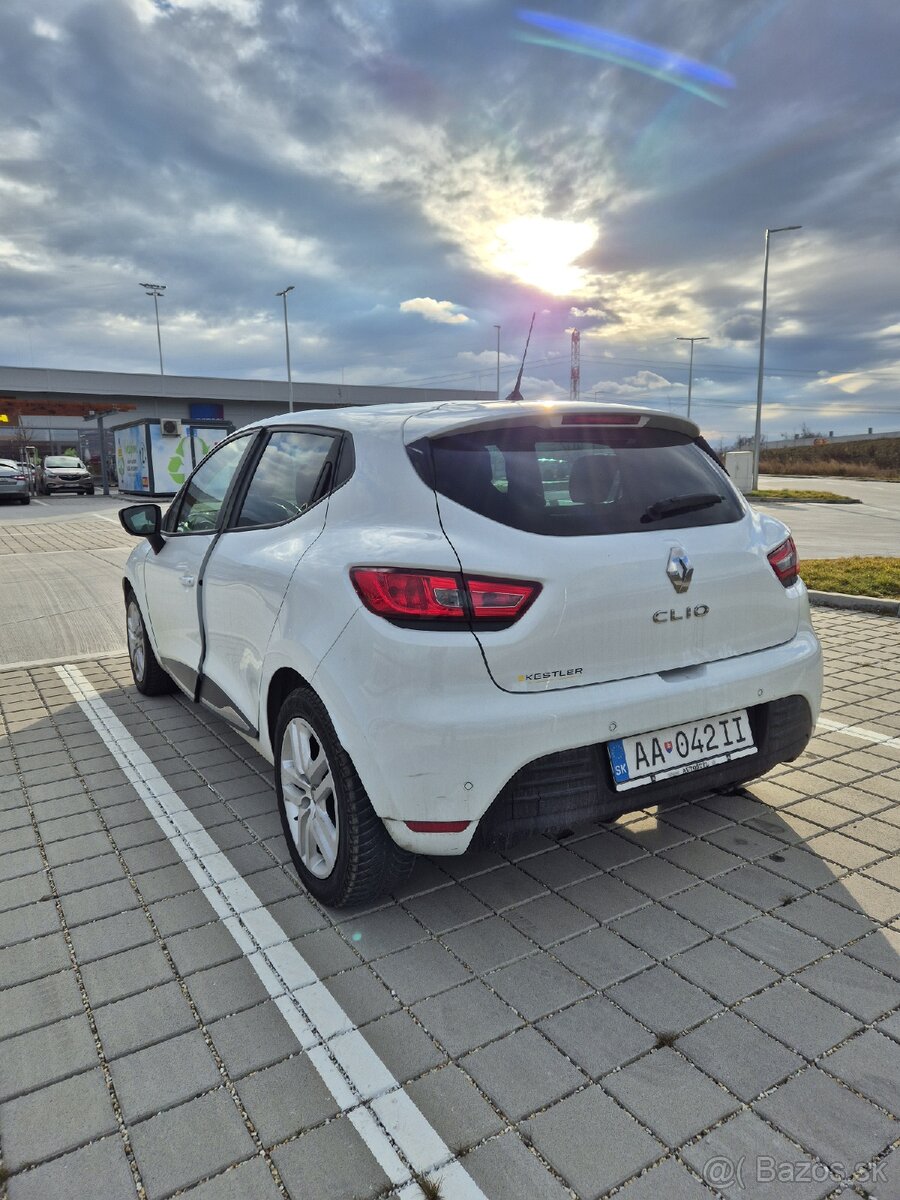 Predam Renault clio , benzin 0,9, 66 kw, rv 2020 nelakované