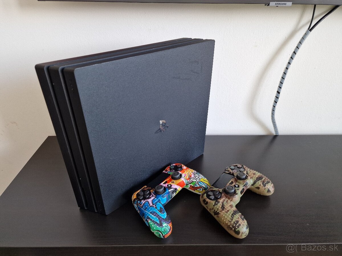 Herná konzola SONY PlayStation 4 PRO, 1TB, 3 ovládače