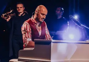 Jozef Holly - Vianočná piano show 2025