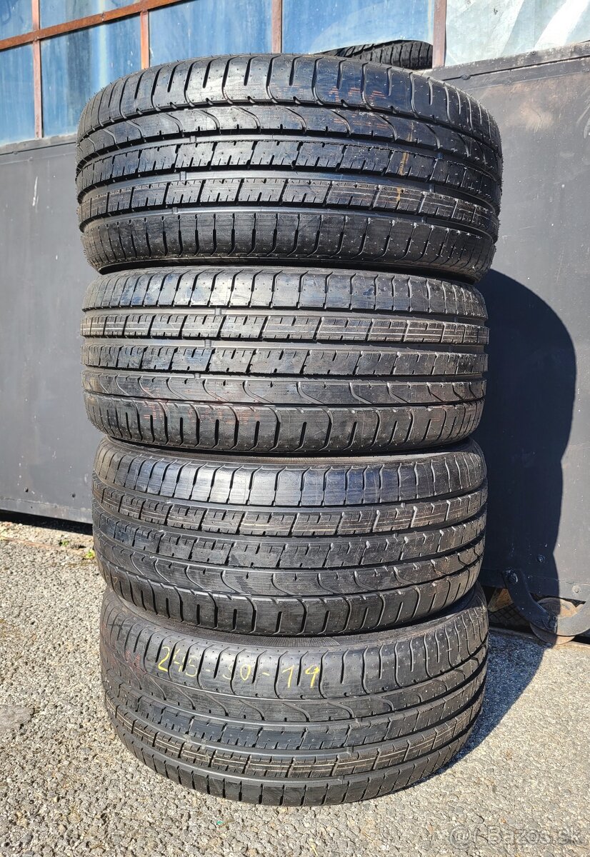 245/30 R19 Pirelli  RFT