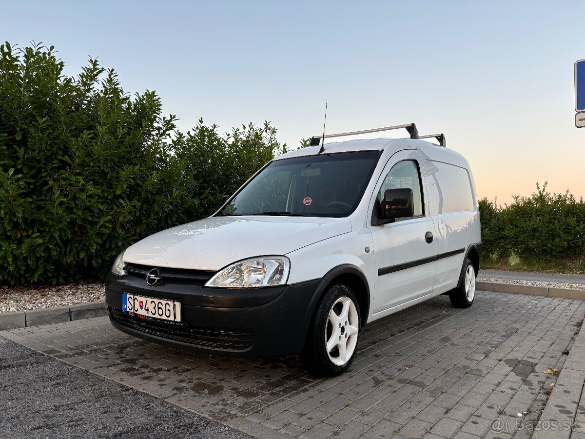 Opel Combo 1.4i 66kw rv. 2010