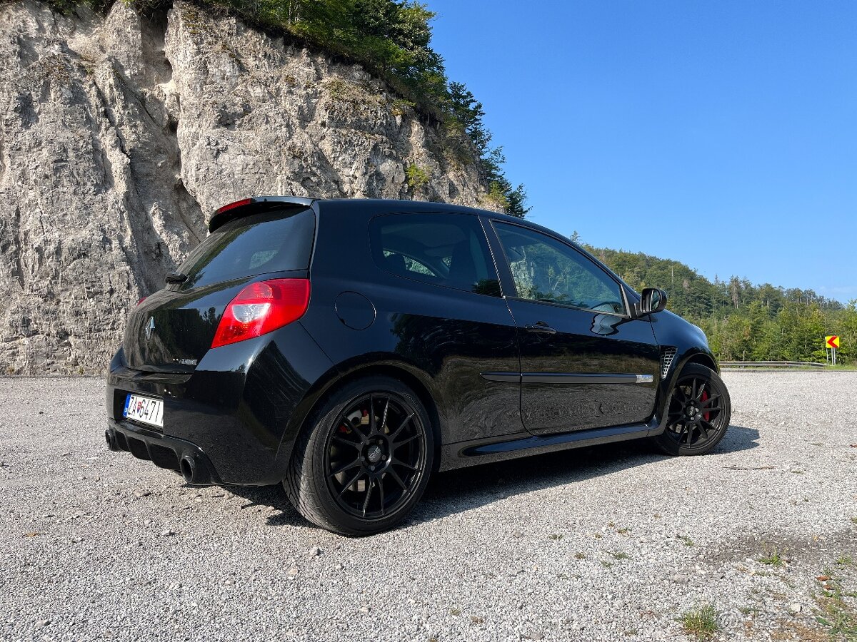 Predám Renault CLIO RS 3 po FL - Redbull edícia