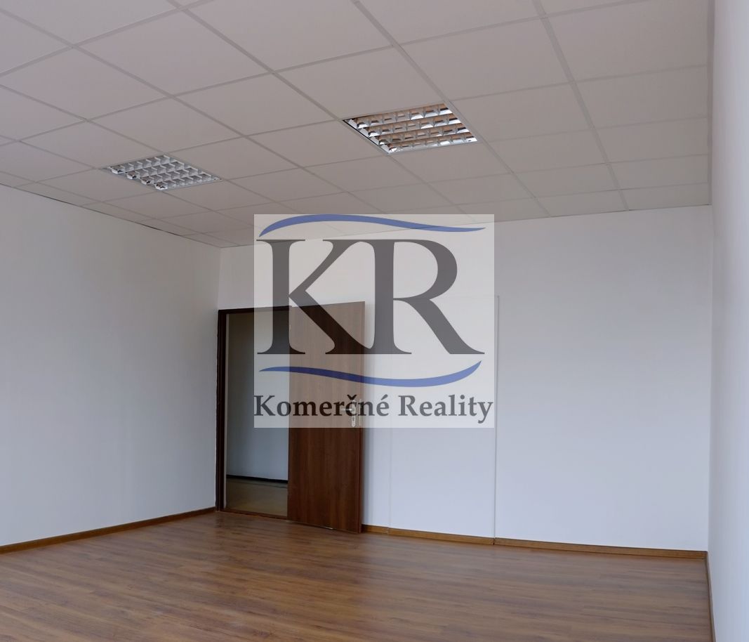 27 m2, Kancelárie na prenájom 315,- €/mes., Trenčín, centrum