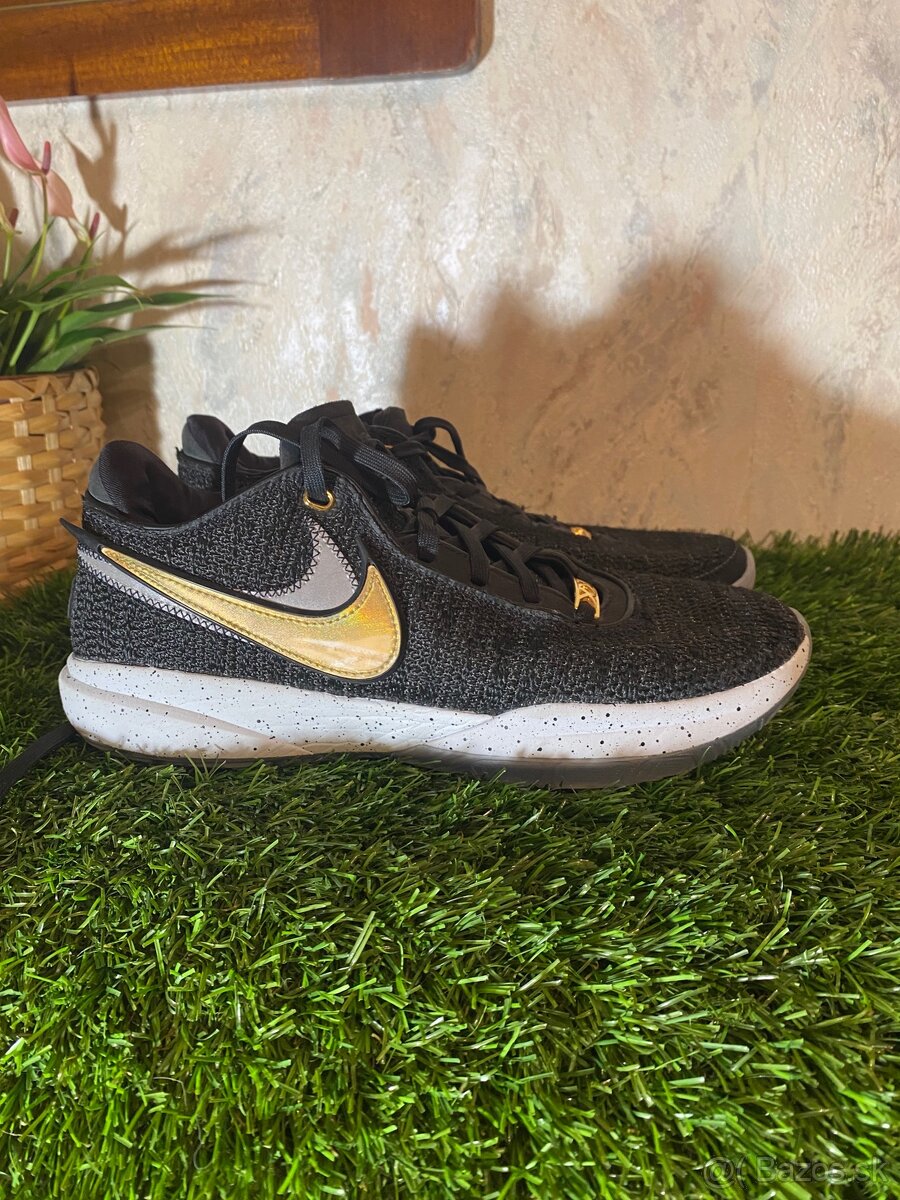 Nike 42,5(27cm)